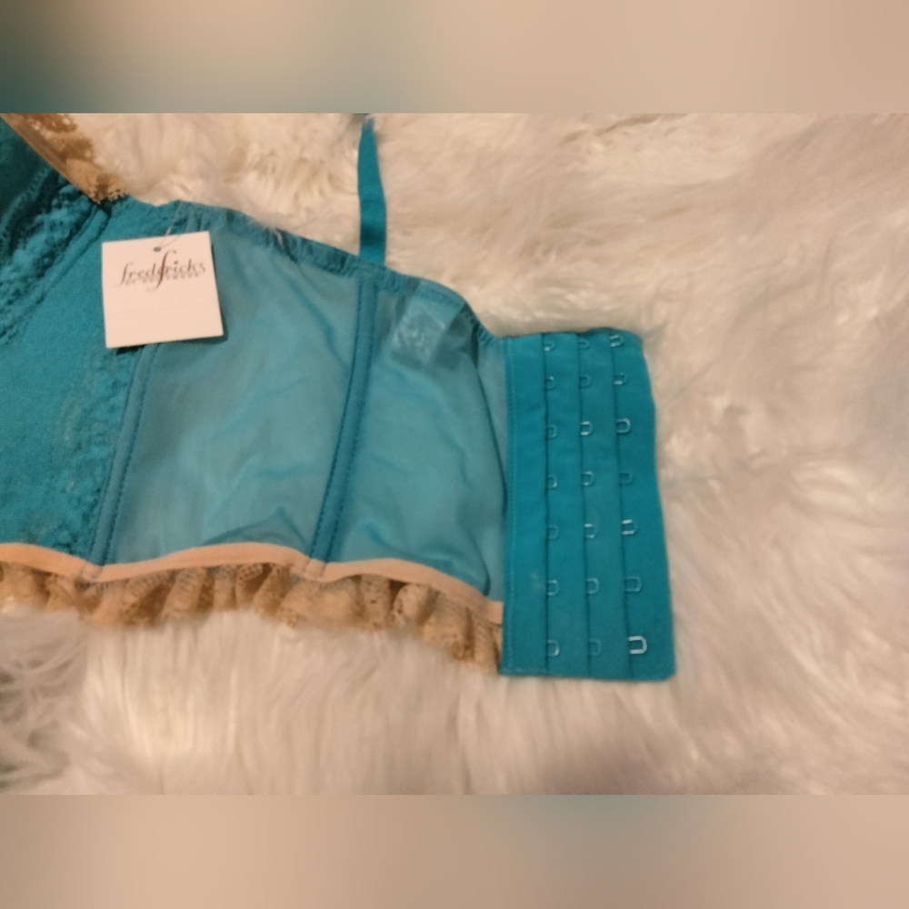 Power Femme Lace Bustier Bra & Garter Skirt Set in Azure Blue & Champagne - Picture 5 of 11